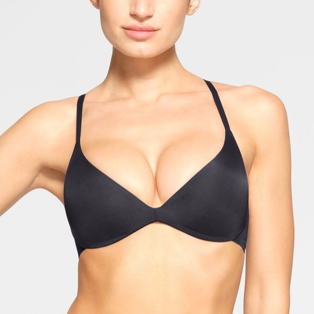 NEW Skims Wirelesss Form Super Push Up Onyx